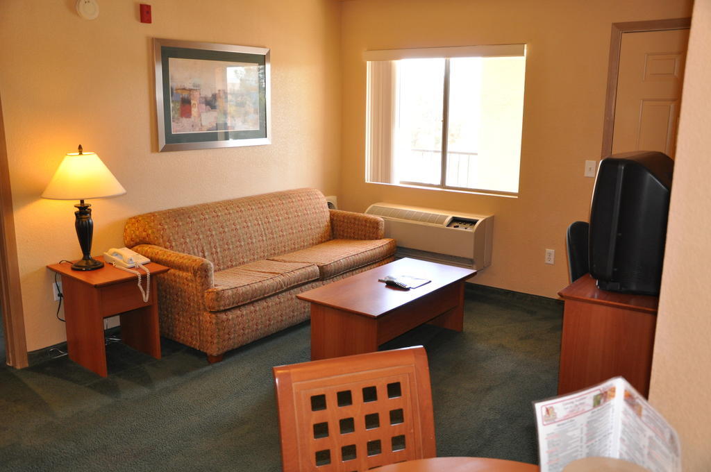 Emerald Suites South Las Vegas Boulevard Room photo