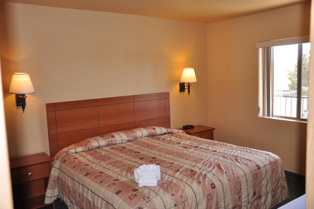 Emerald Suites South Las Vegas Boulevard Room photo