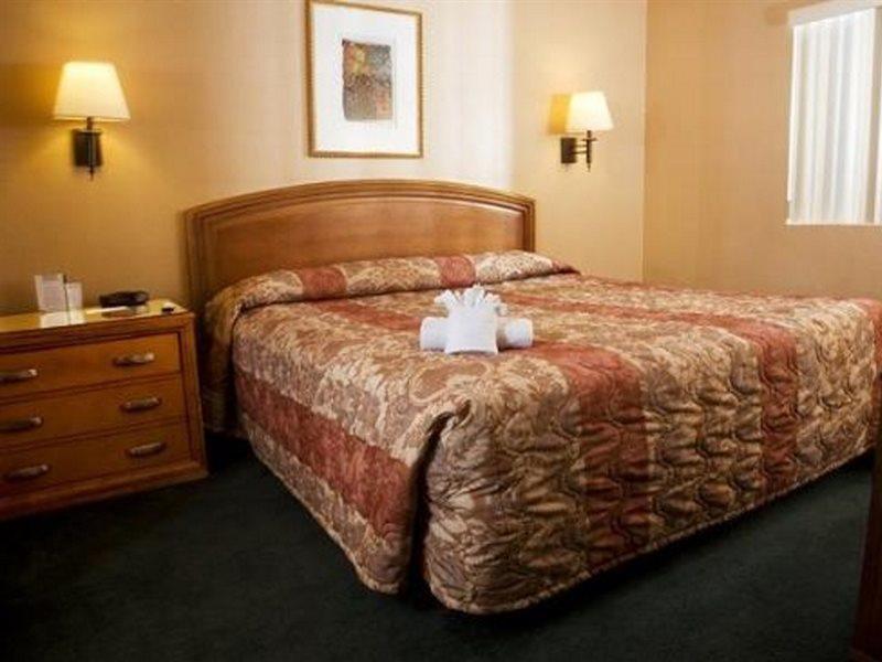 Emerald Suites South Las Vegas Boulevard Room photo